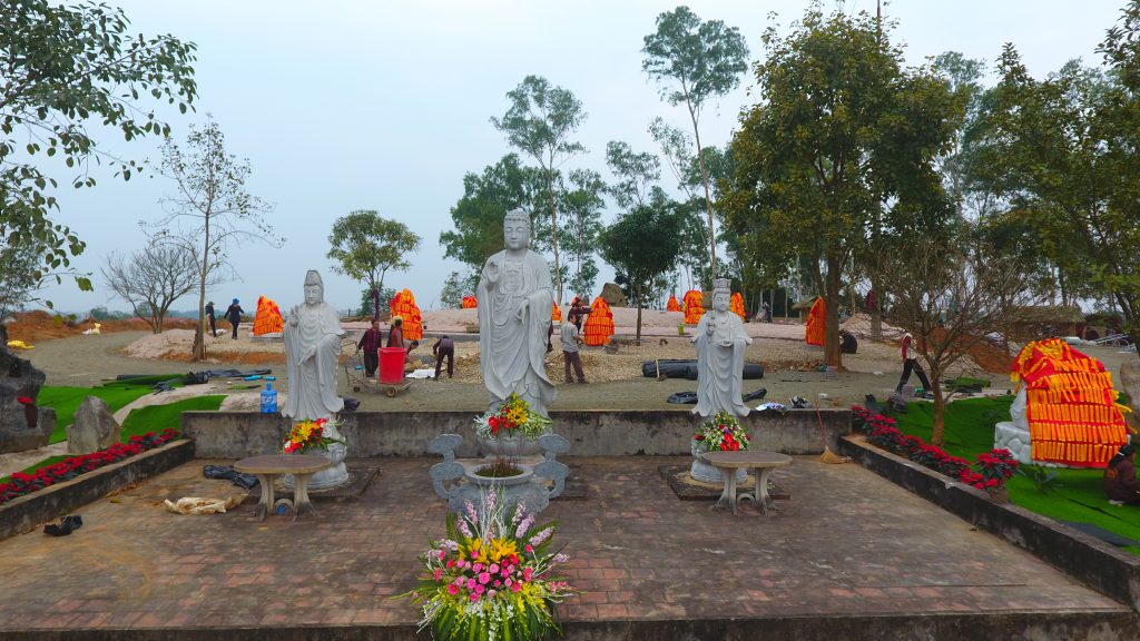 Trước giờ lễ an vị tượng Phật diễn ra tại chùa Vân Gia